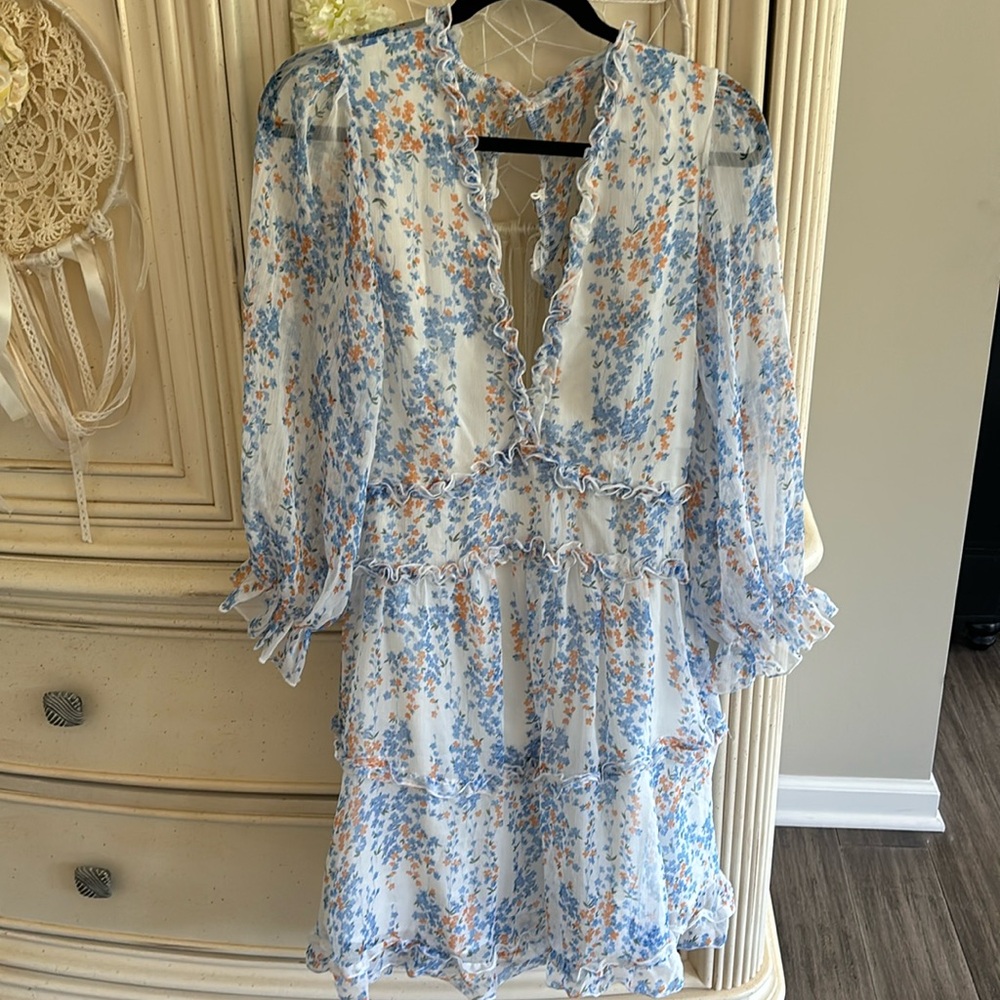 Gorgeous flowy dress